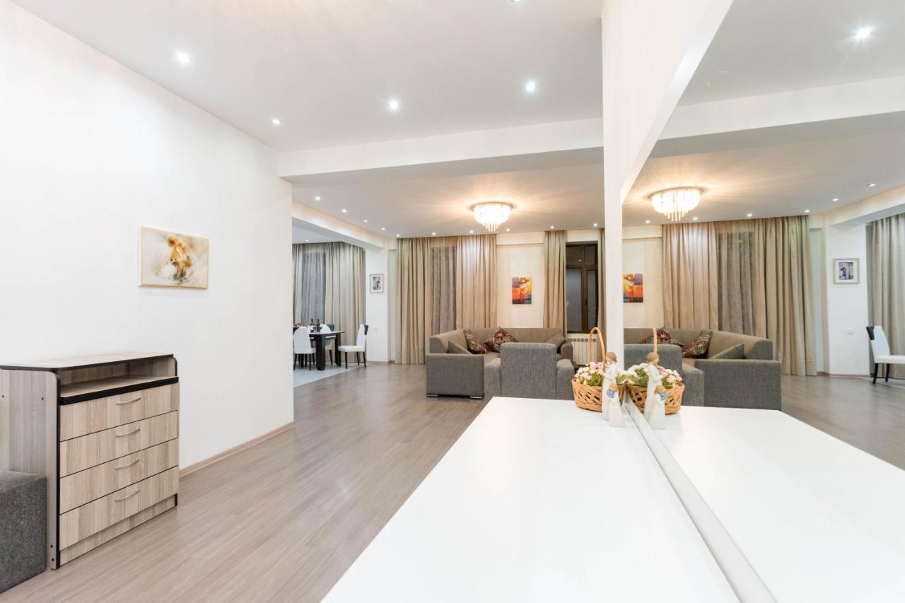 Apartment In The City Center Lll Tbiliszi Kültér fotó